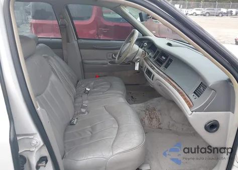 1996 Lincoln Town Car Executive z USA, uszkodzony, nr VIN 1LNLM81W5TY646462